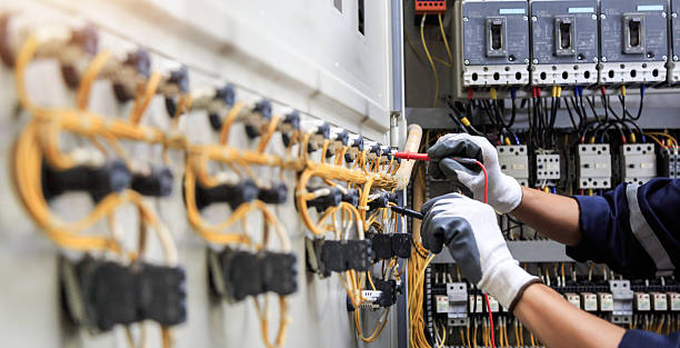 Professional Electrician technician working in Eldorado, TX